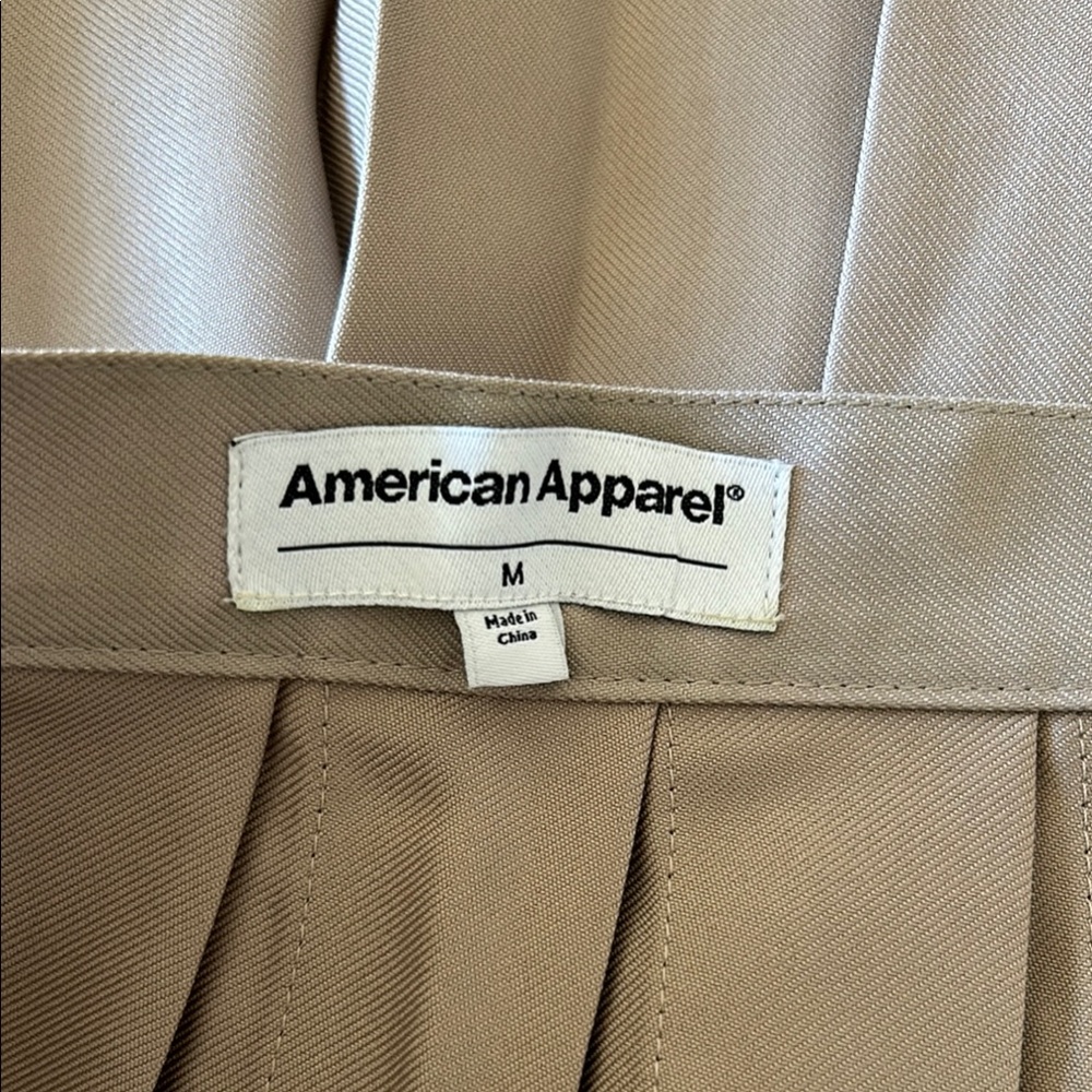 NWOT American Apparel Beige Pleated Tennis Skirt Size M - Picture 6 of 6